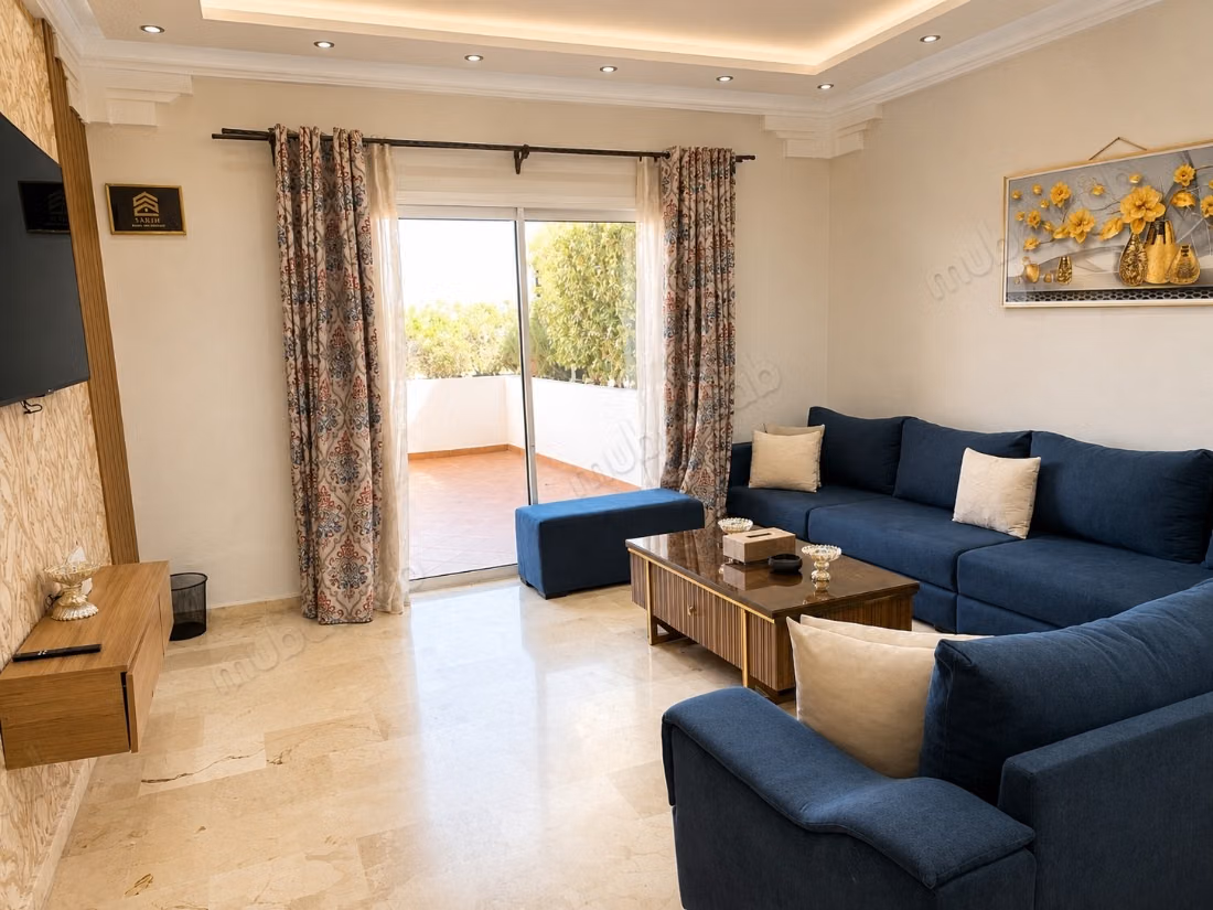 Location saisonnière à Secteur Touristique. Superficie 130 m². Ascenseur et places de parking