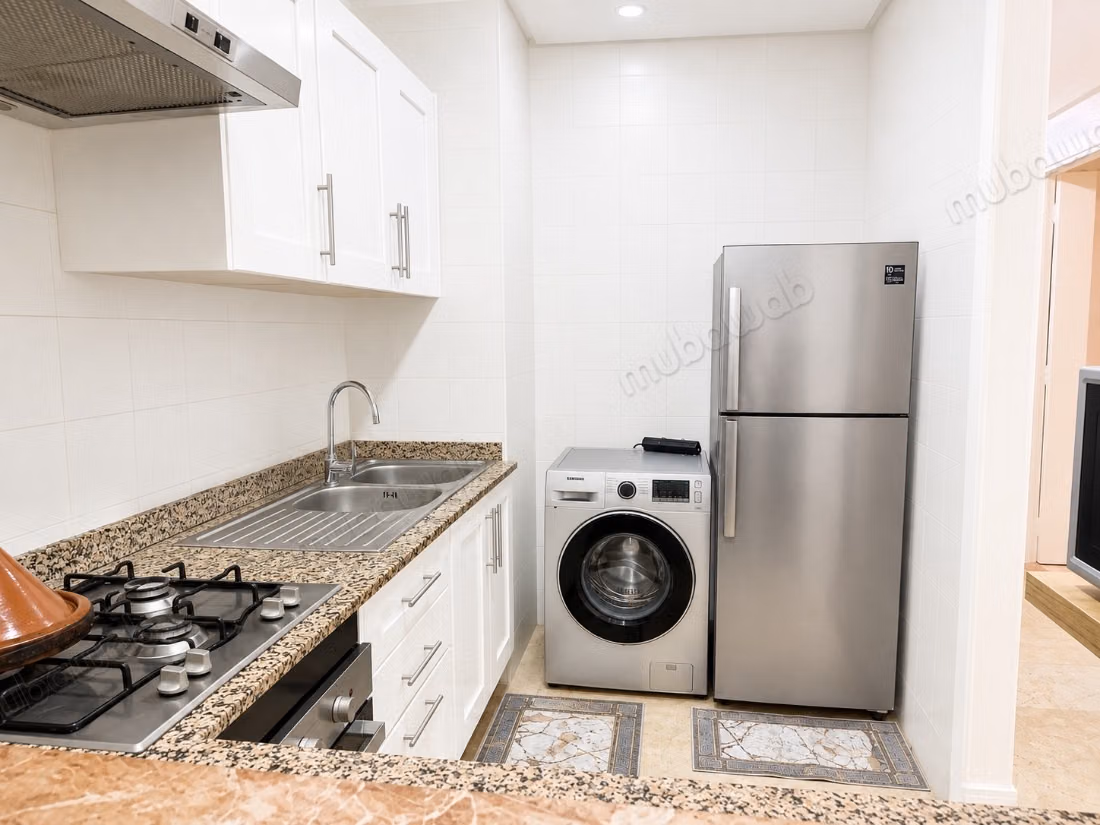 Location saisonnière à Secteur Touristique. Superficie 130 m². Ascenseur et places de parking