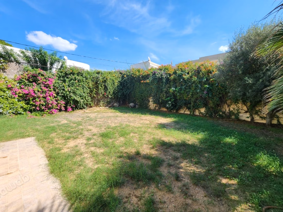 A louer villa s4 avec jardin et piscine