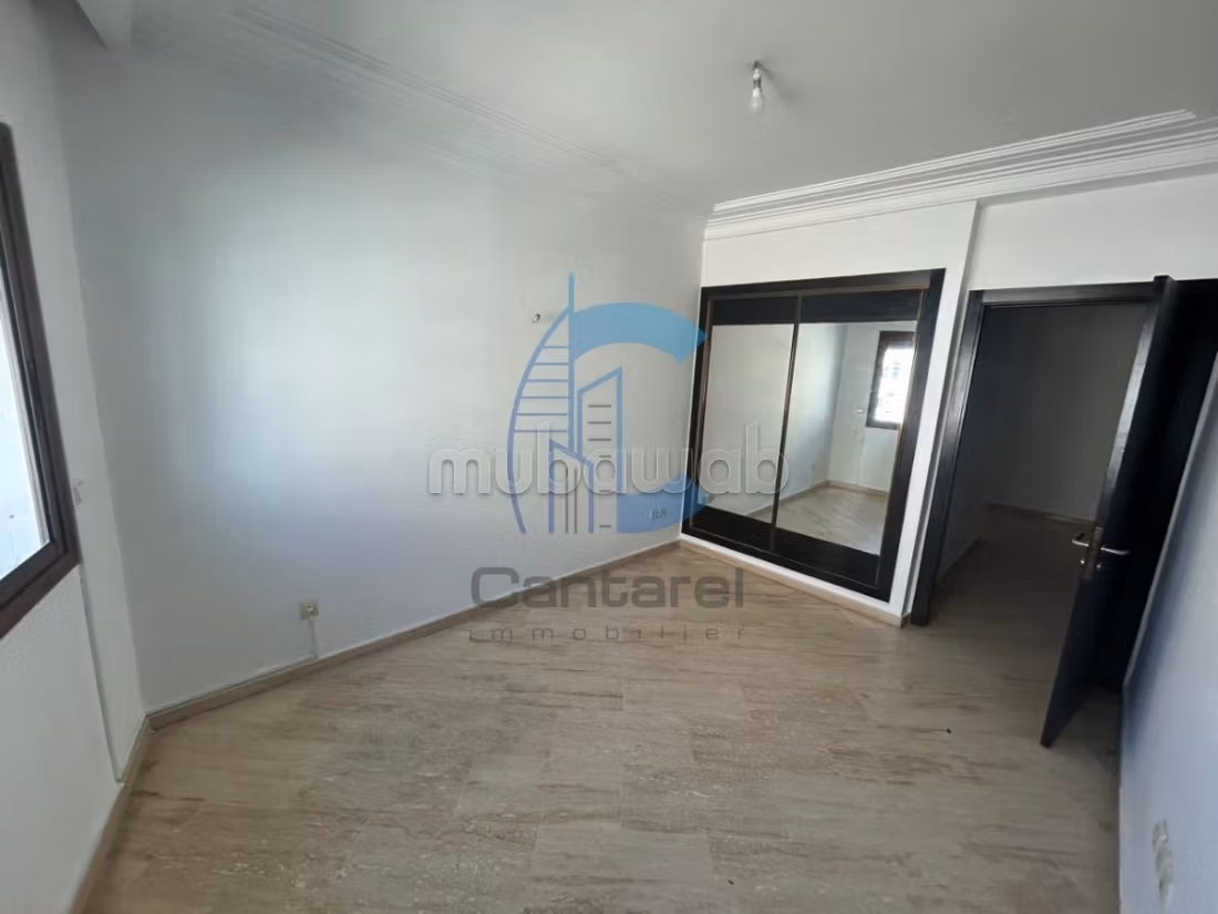 À louer – Superbe appartement avec deux balcons au quartier Palmier — 4