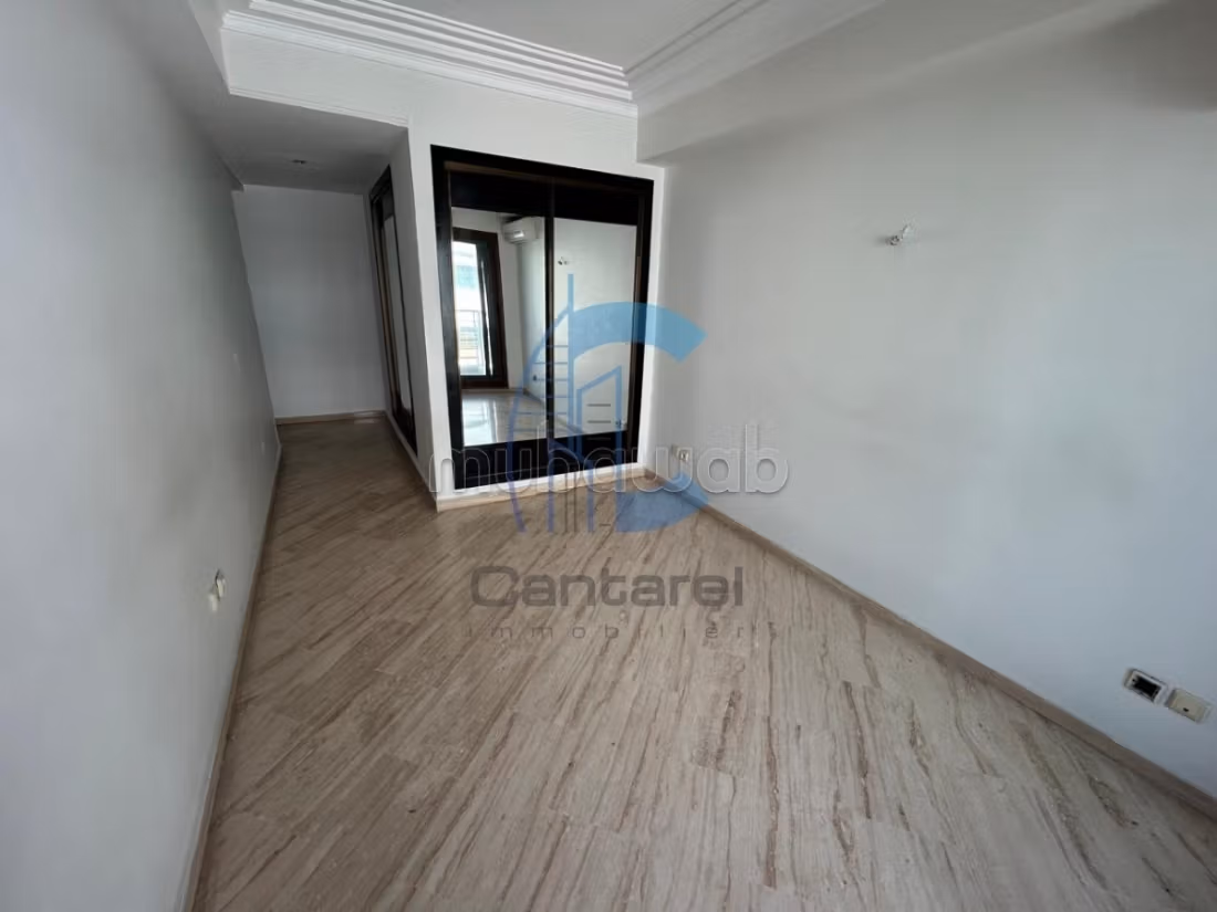 À louer – Superbe appartement avec deux balcons au quartier Palmier — 5