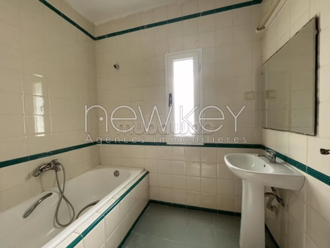 For rent a S5 villa in La Marsa