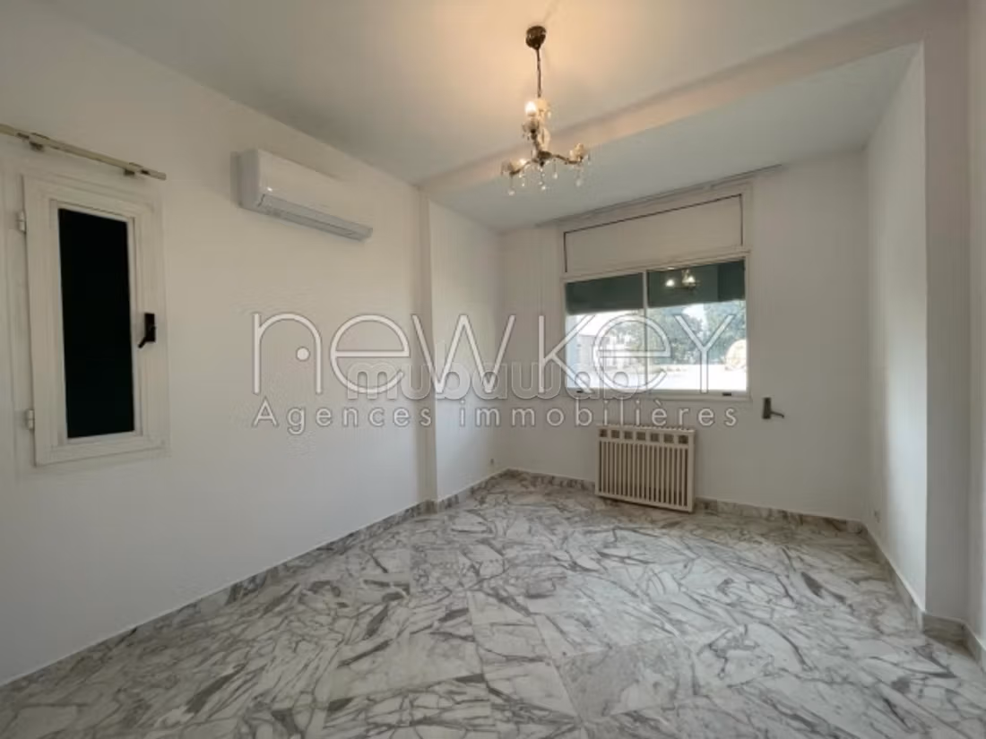 For rent a S5 villa in La Marsa