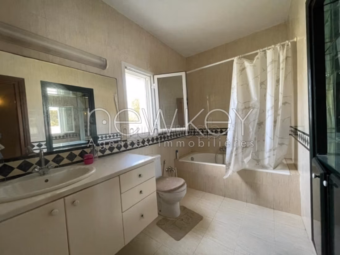 For rent a S5 villa in La Marsa