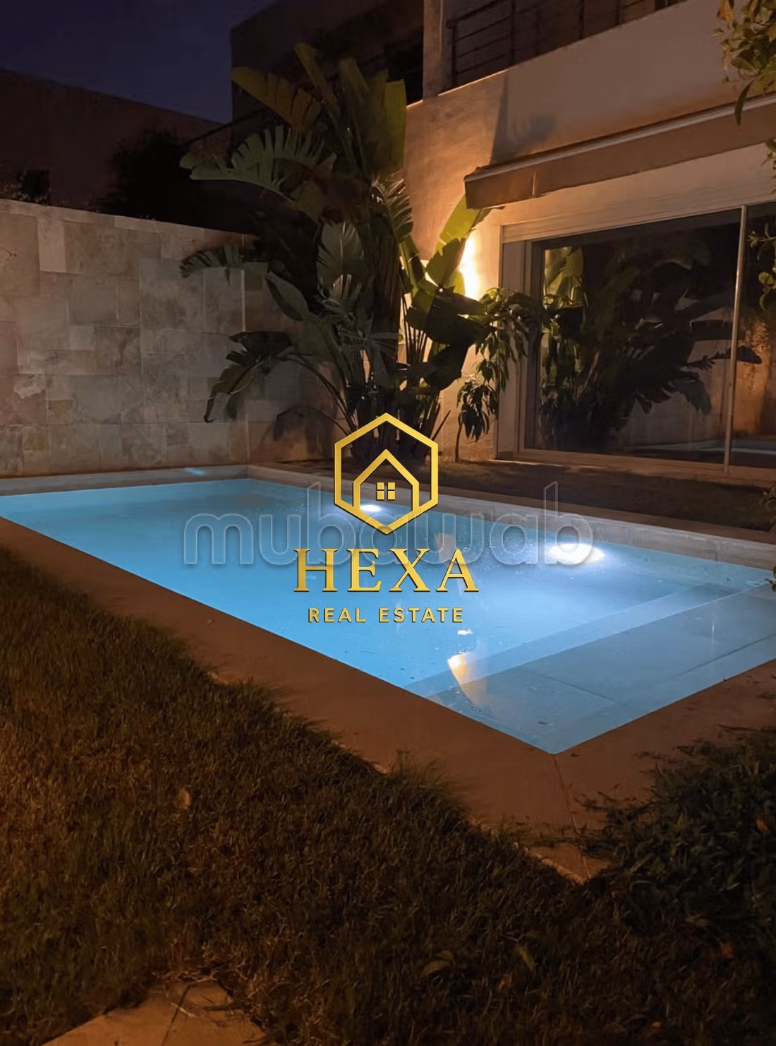 In vendita una villa con piscina a Gammarth