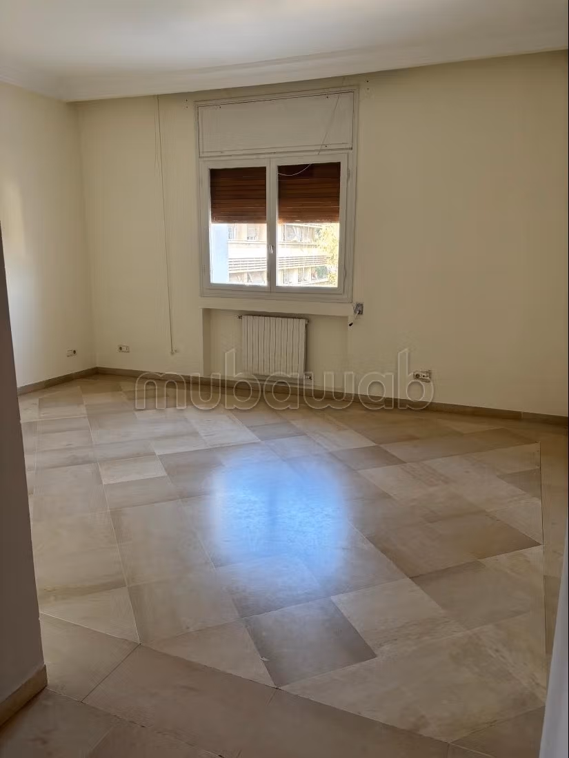 Edificio Biat Mahrajene vicino a Mutualville