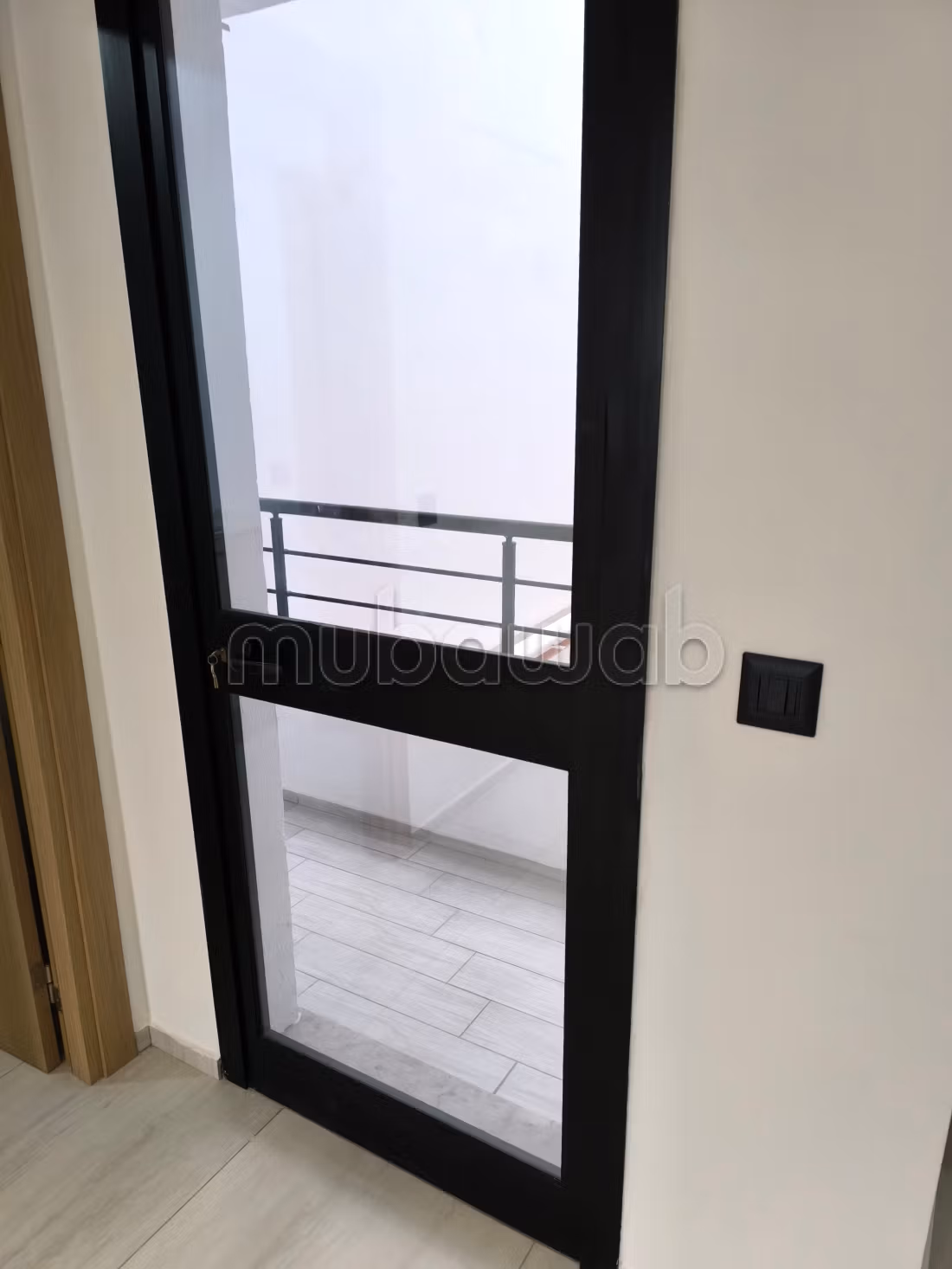 Bureaux en location à Radès. 
Surface totale 59 m². 
Avec ascenseur