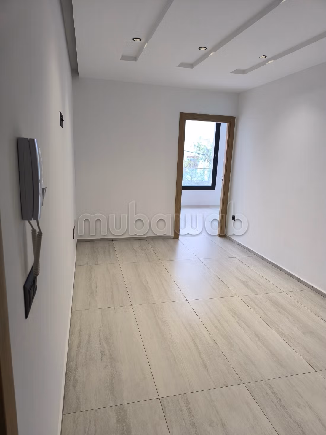 Bureaux en location à Radès. 
Surface totale 59 m². 
Avec ascenseur