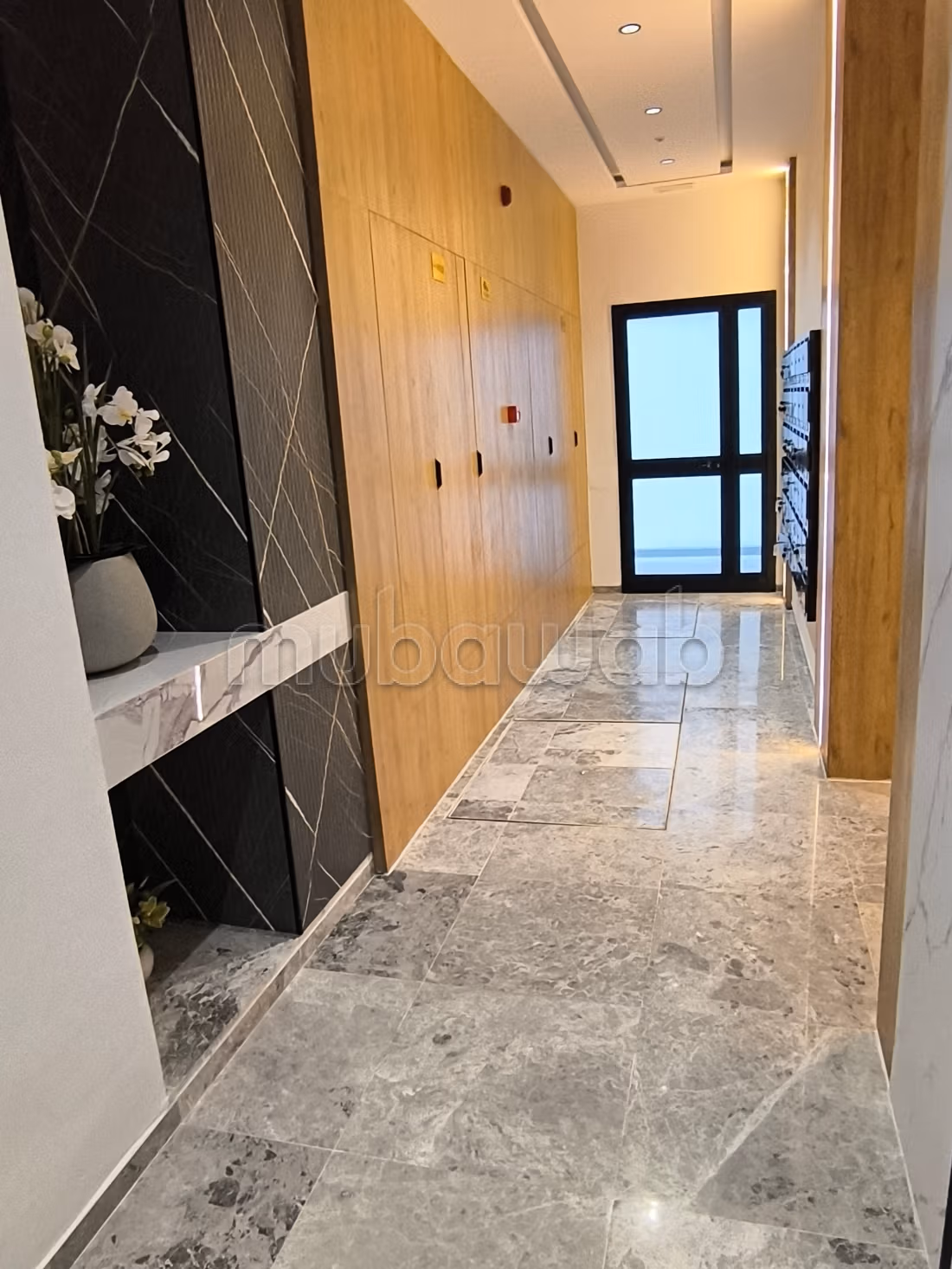 Bureaux en location à Radès. 
Surface totale 59 m². 
Avec ascenseur