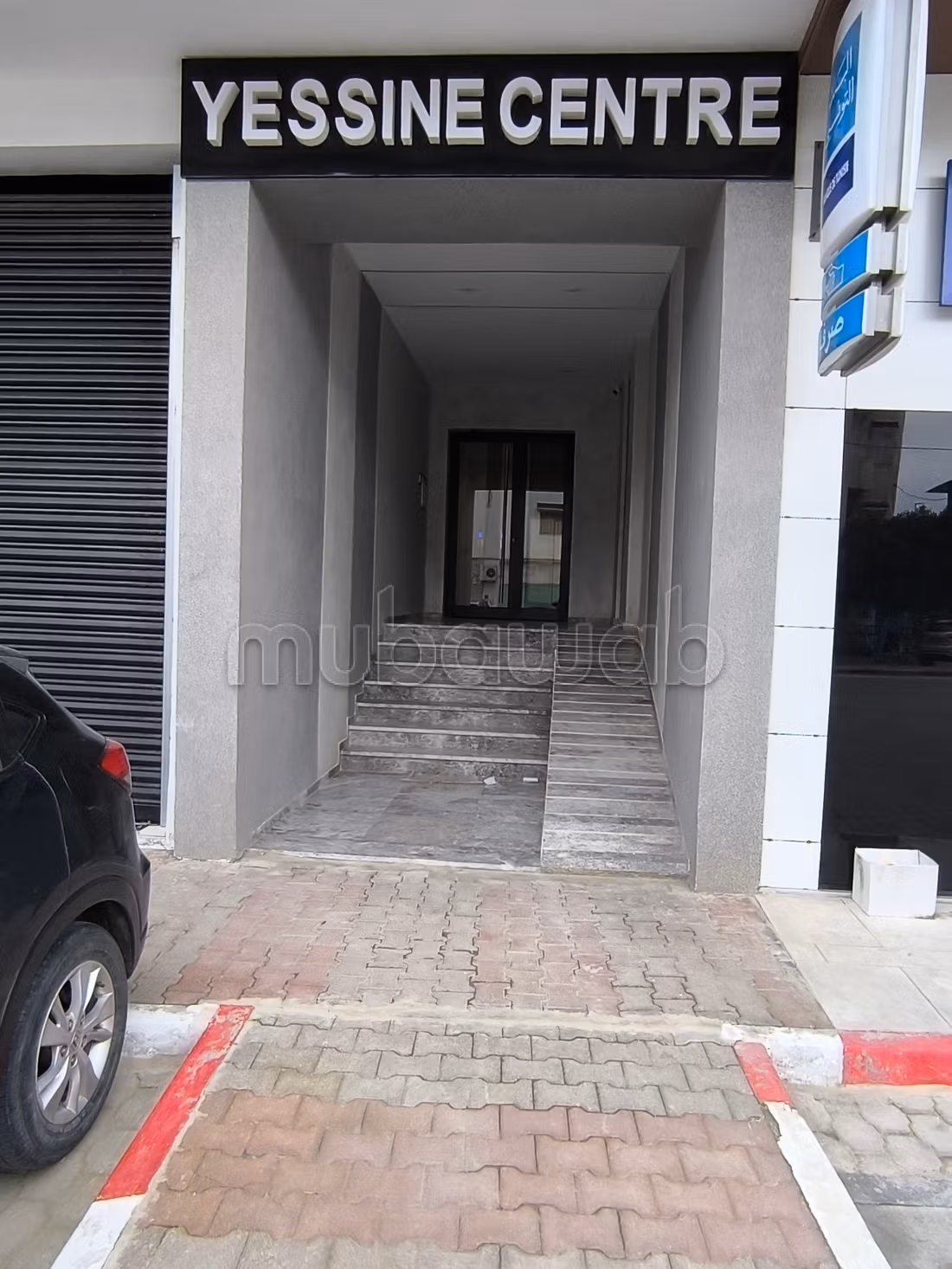 Bureaux en location à Radès. 
Surface totale 59 m². 
Avec ascenseur