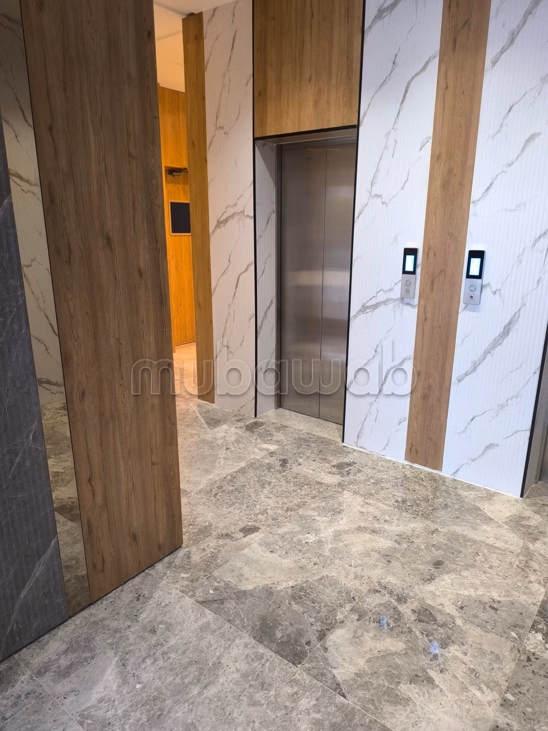 Bureaux en location à Radès. 
Surface totale 59 m². 
Avec ascenseur