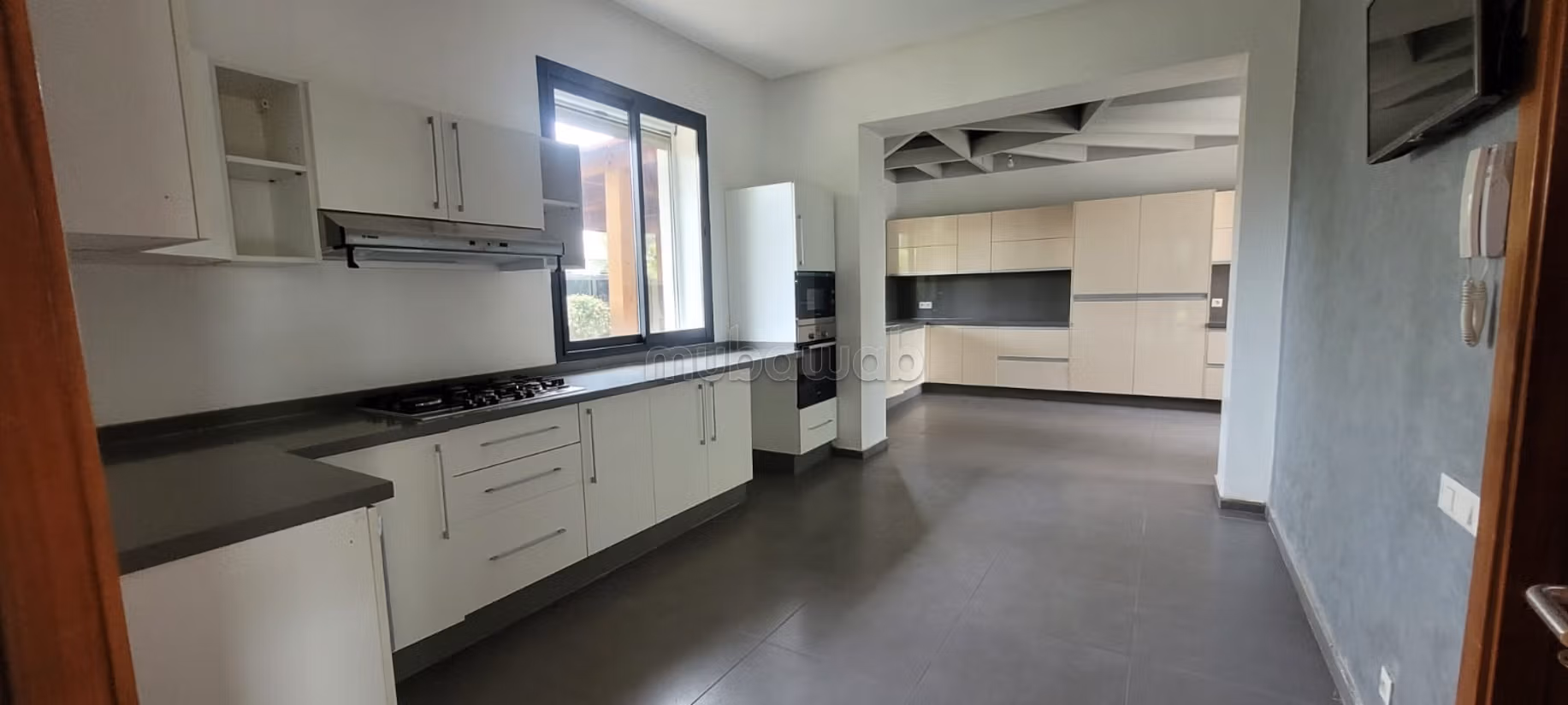 Villa moderne et spacieuse à louer en résidence fermée