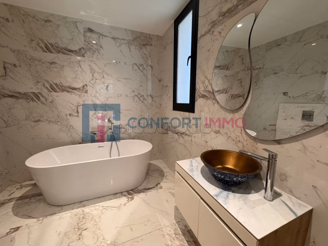 Vente Villa Jumelée avec Piscine – La Soukra