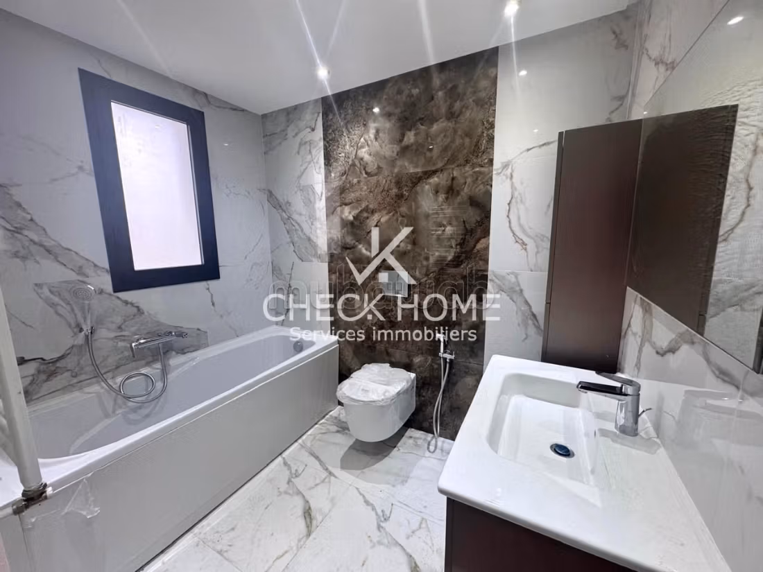 A vendre Villa S3 neuve à béni khiar plage vue sur mer