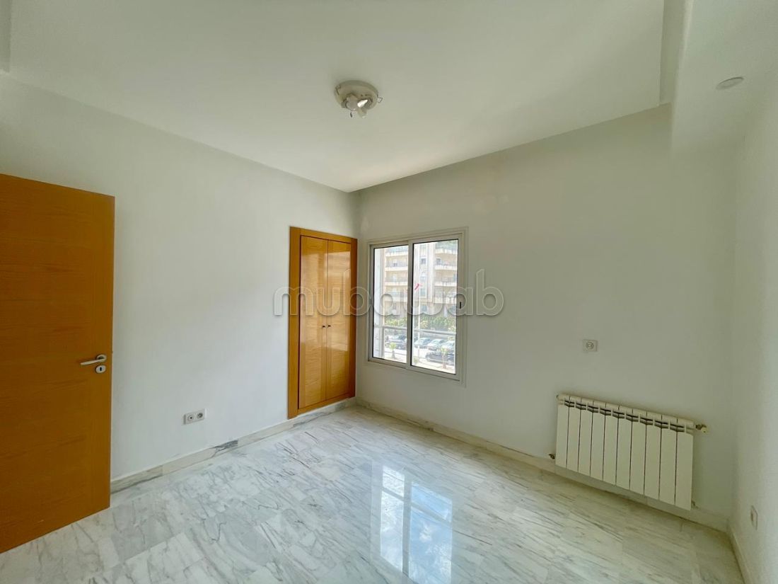 Spacious S4 Apartment, Berges du Lac 2