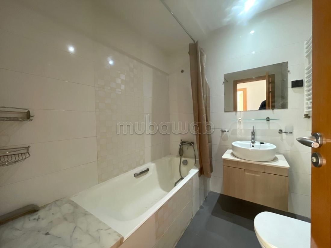 Spacious S4 Apartment, Berges du Lac 2