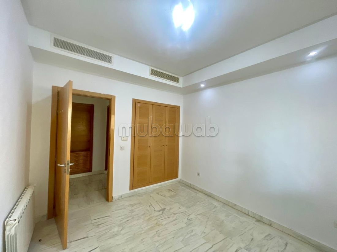 Spacious S4 Apartment, Berges du Lac 2