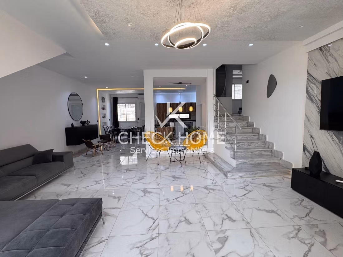 Villa s4 à vendre béni khiar plage