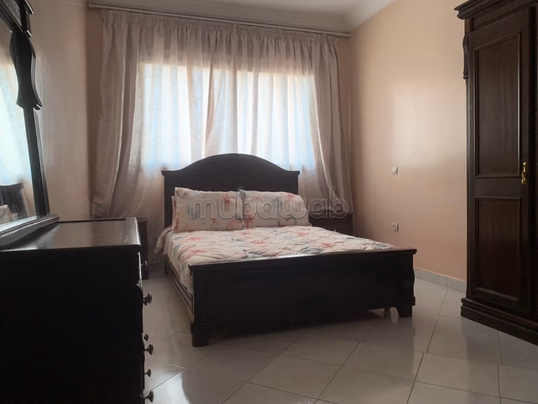 Chambre meublée de 25 m² pour fille
