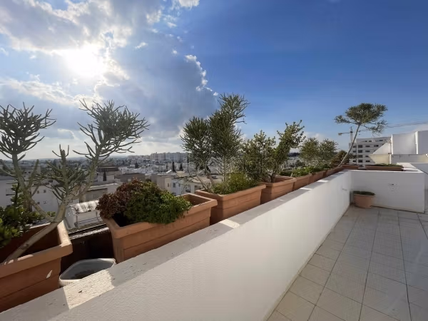 A vendre un appartement en s2 à l'aouina