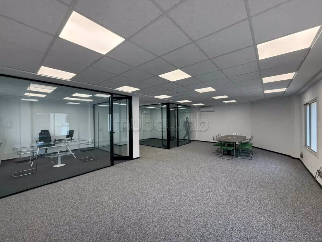 A louer plateau neuf moderne Sup 150 m² au lac 1