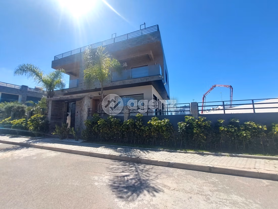 Villa à vendre 390 m², 5 chambres Tamaris Dar Bouazza