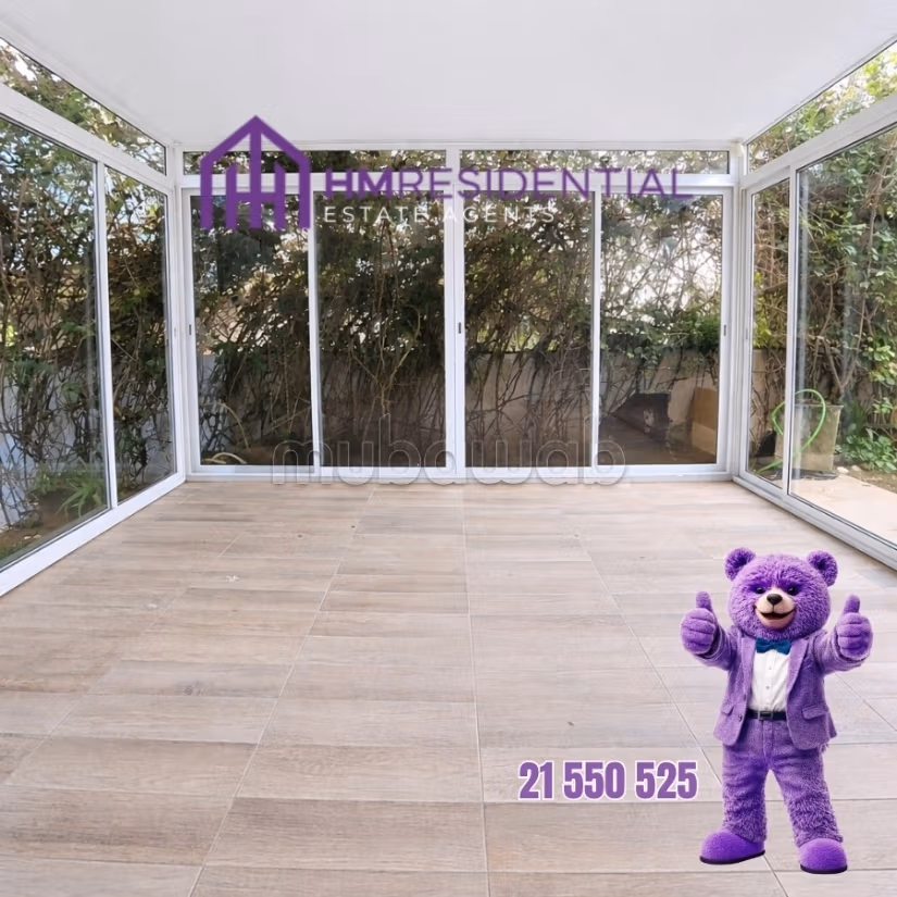 Exceptional Villa in the Les Pins Neighborhood