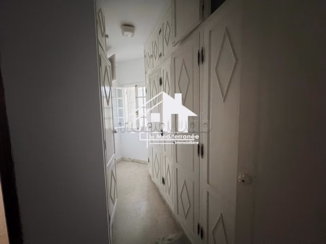 A louer villa S6 avec piscine à la soukra