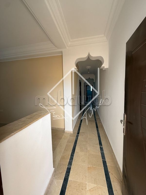 À louer étage de villa S2 à riadh landalous