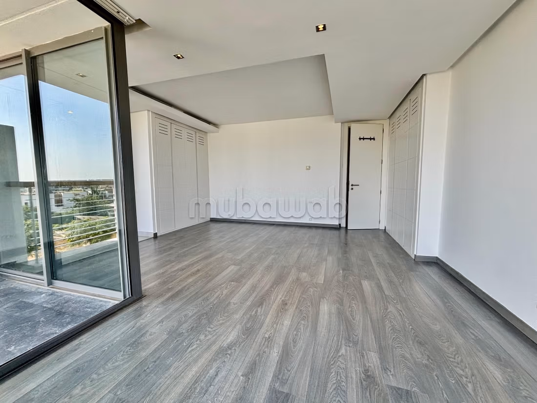 Appartement avec trois chambres à louer bouskoura