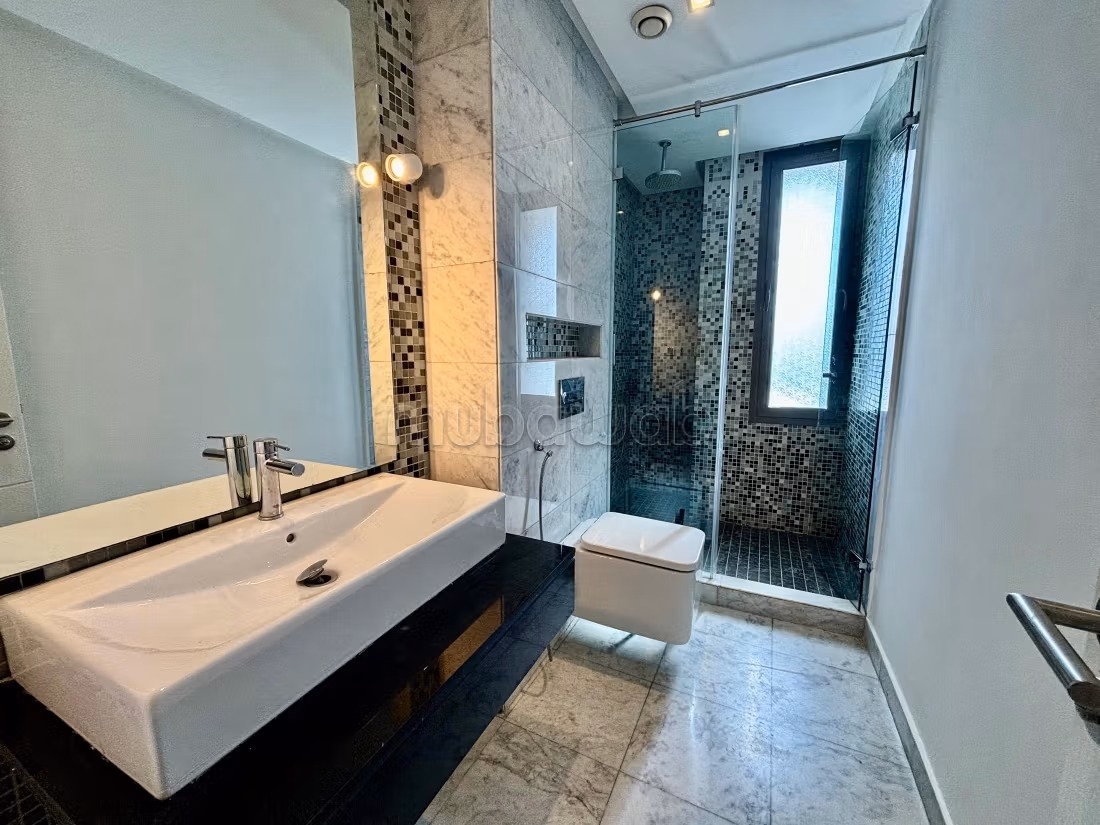 Appartement avec trois chambres à louer bouskoura