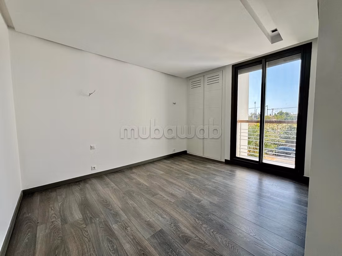 Appartement avec trois chambres à louer bouskoura