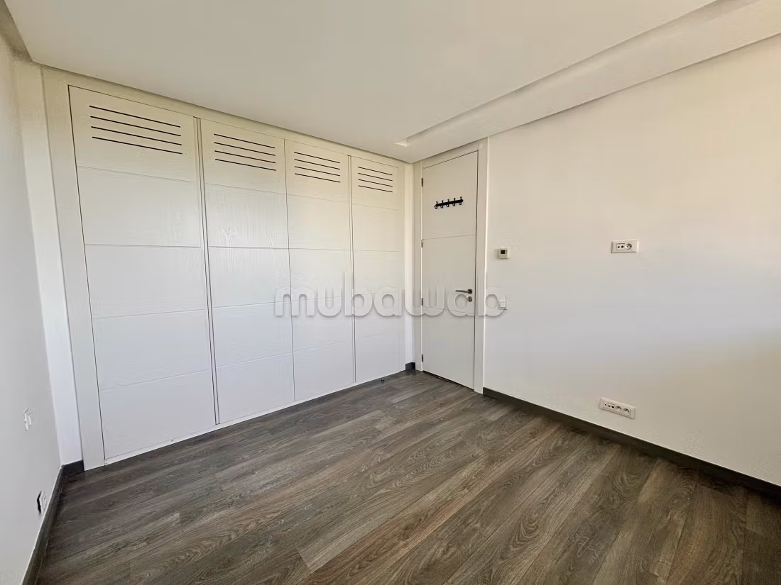 Appartement avec trois chambres à louer bouskoura