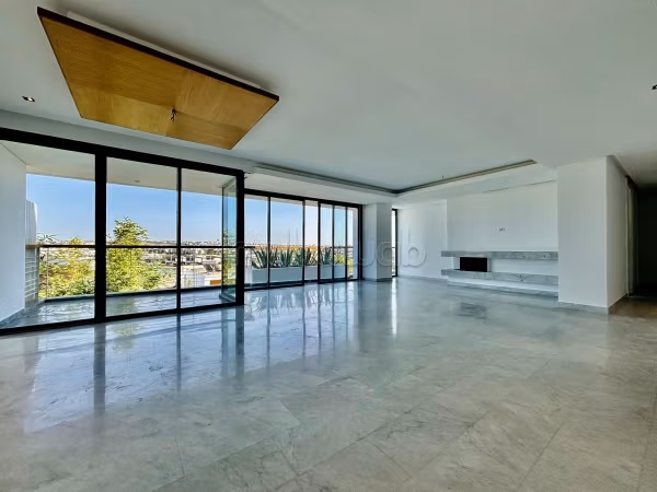Appartementen huren in Casablanca Finance City. 3 Ruimtes. Centrale verwarming en beveiligde deur