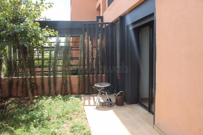 Bonito apartamento con jardín privado en alquiler
