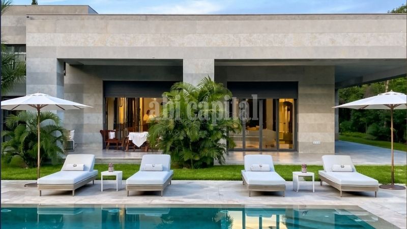 Villa d'exception à Souissi, Rabat 
1 854 m² de terrain · environ 860 m² construits · 3 niveaux