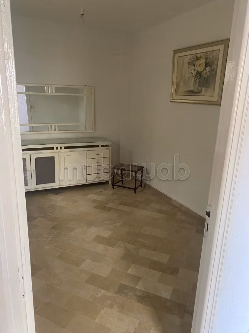 Vente maison à Cité El Khalil. 5 belles chambres. Système de parabole et résidence sécurisée