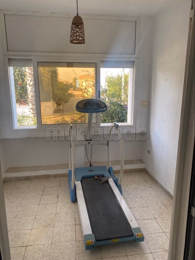 Vente maison à Cité El Khalil. 5 belles chambres. Système de parabole et résidence sécurisée