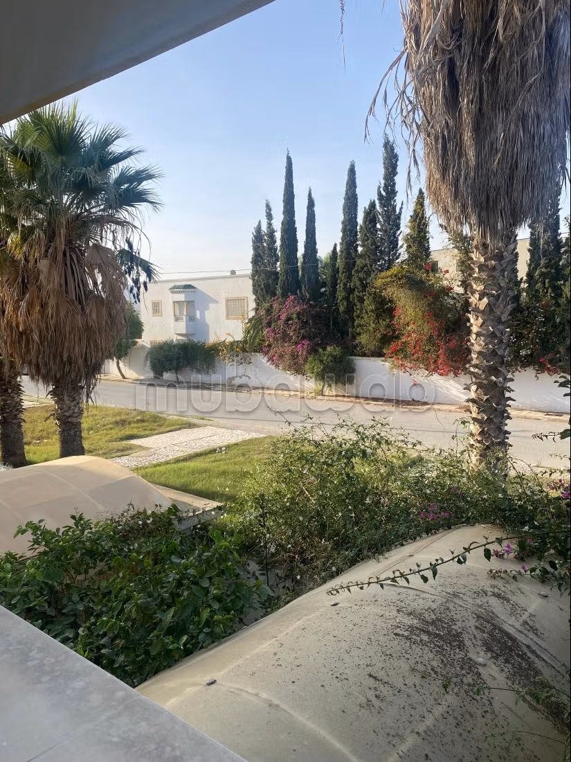 Vente maison à Cité El Khalil. 5 belles chambres. Système de parabole et résidence sécurisée