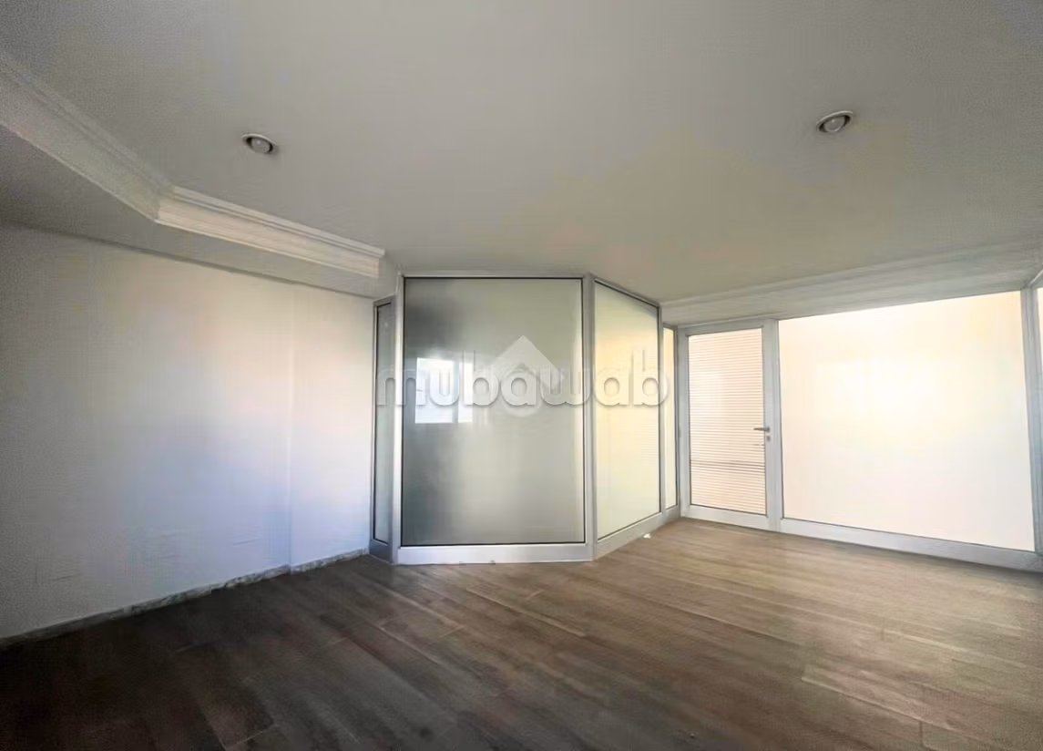 Floor for rent
