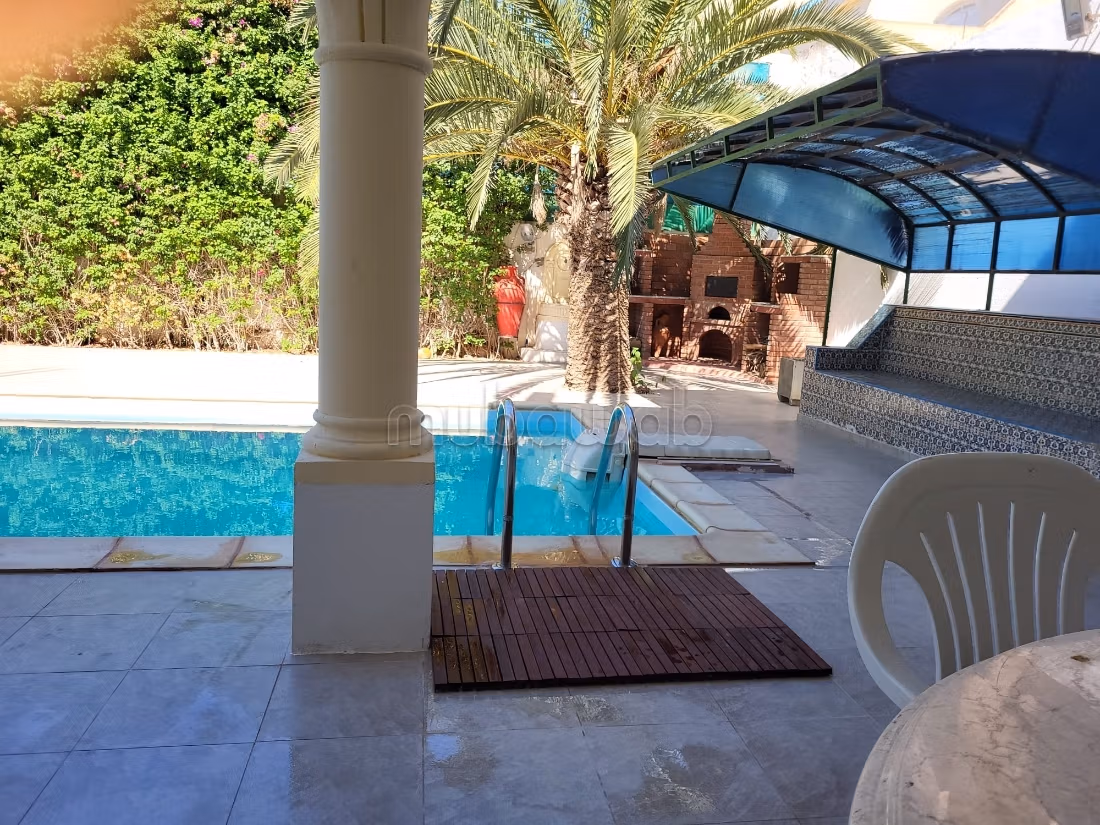 Bella Villa Spaziosa Arredata con Piscina