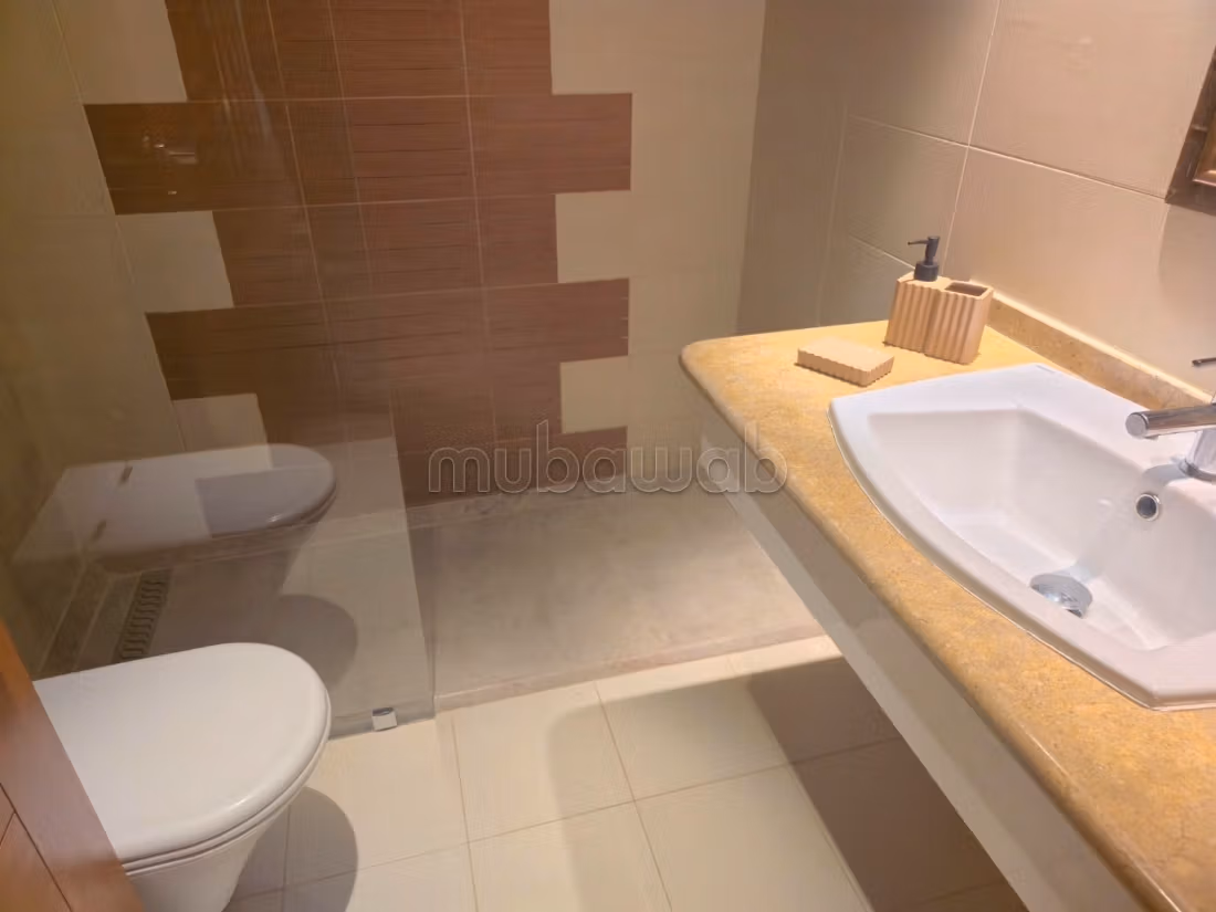 Sell apartment in La Marsa. 3 lovely rooms. Ample storage space