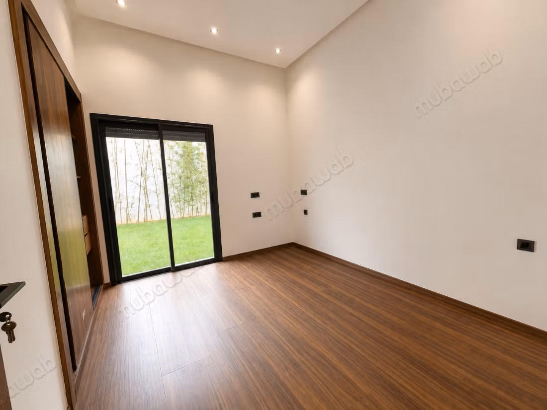 Appartement d’exception à vendre en rez de jardin avec piscine privée – Souissi