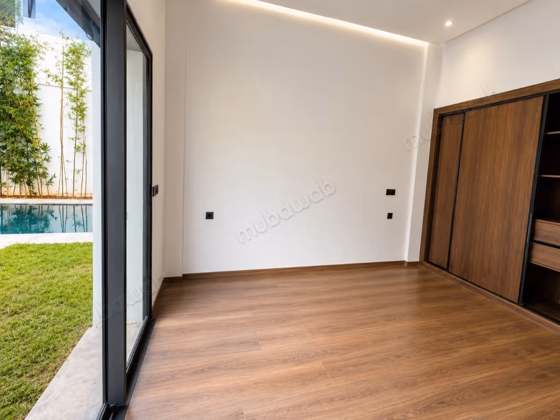 Appartement d’exception à vendre en rez de jardin avec piscine privée – Souissi