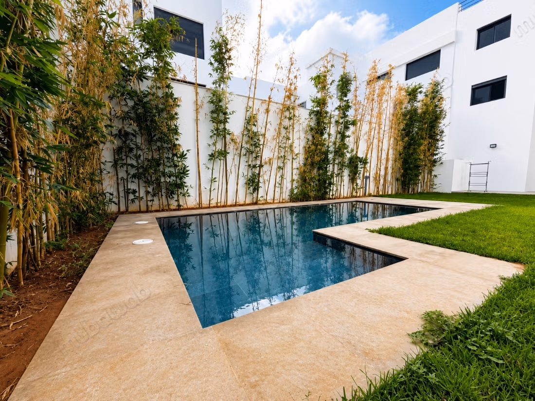 Appartement d’exception à vendre en rez de jardin avec piscine privée – Souissi
