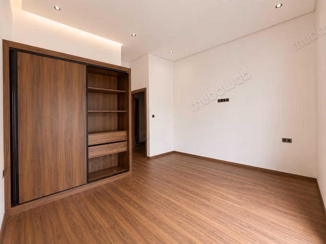 Appartement d’exception à vendre en rez de jardin avec piscine privée – Souissi