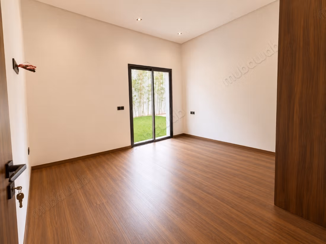 Appartement d’exception à vendre en rez de jardin avec piscine privée – Souissi