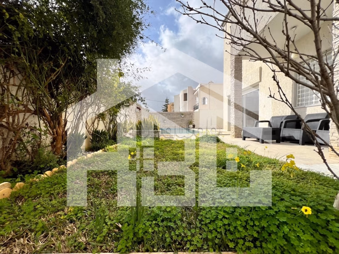 A vendre villa de 504 m² à Cité Ghazella