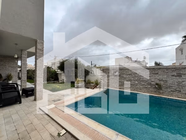 A vendre villa de 504 m² à Cité Ghazella