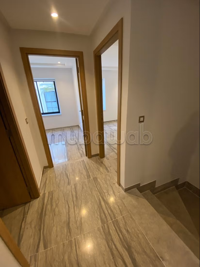 For rent new duplex next to Carrefour La Marsa